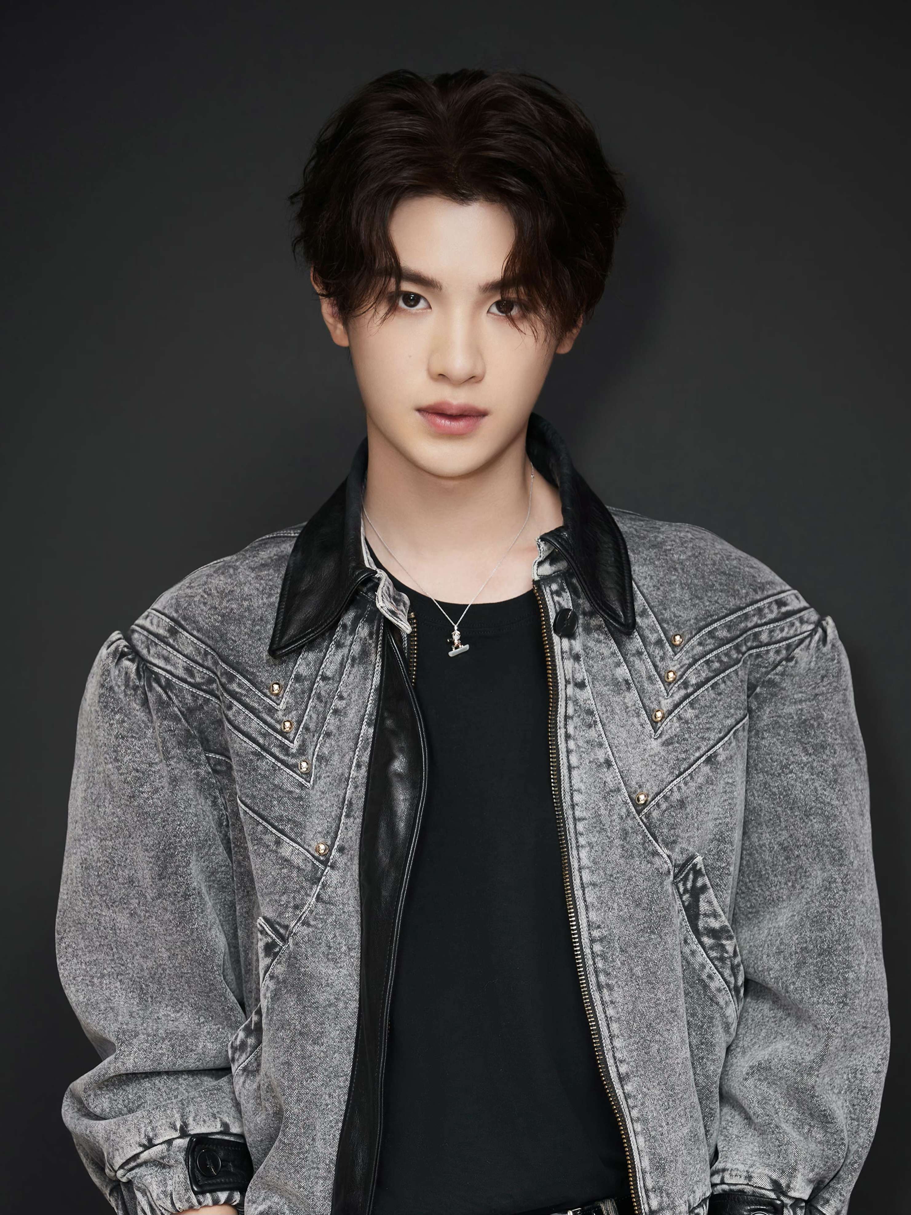 黄明昊